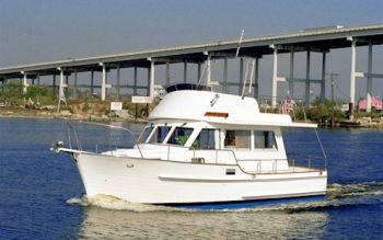 Island Gypsy in the ICW Kong & Halverson Island Gypsy 32 with a Stern Thruster!