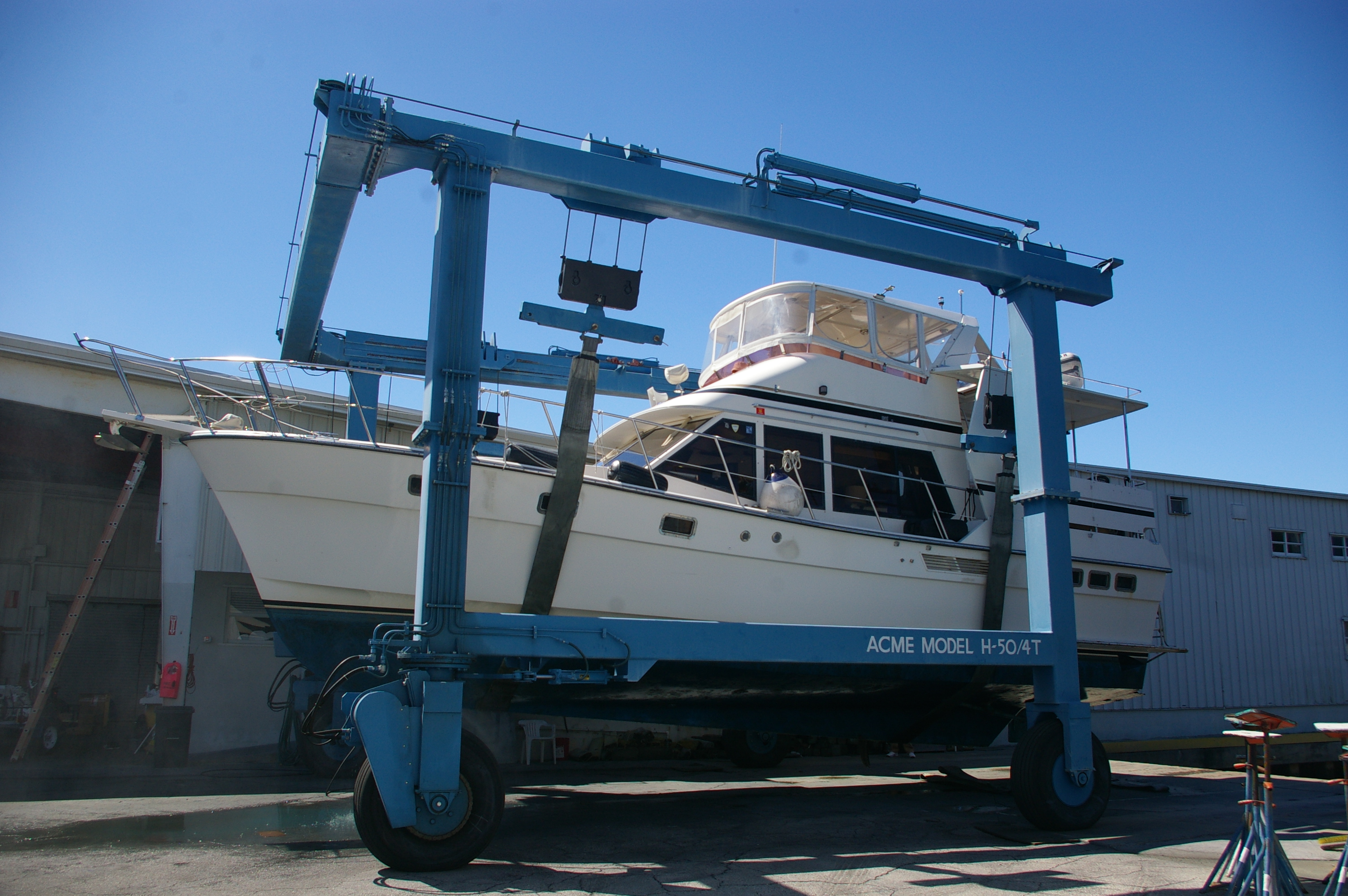 golden star yacht 42